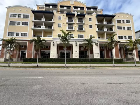 8390 SW 72nd Ave #520, Miami, FL 33143