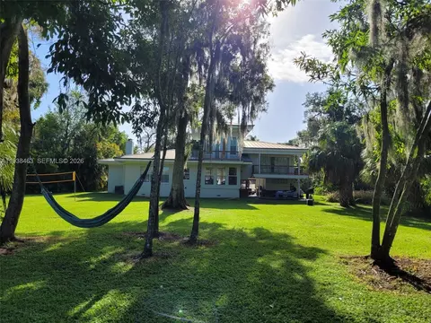 671 Live Oak Ln, Labelle, FL 33935