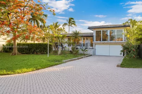 2141 NE 18th Ave, Wilton Manors, FL 33305