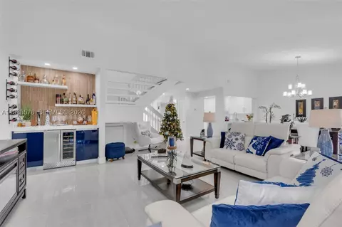 4737 NW 98th Pl, Doral, FL 33178