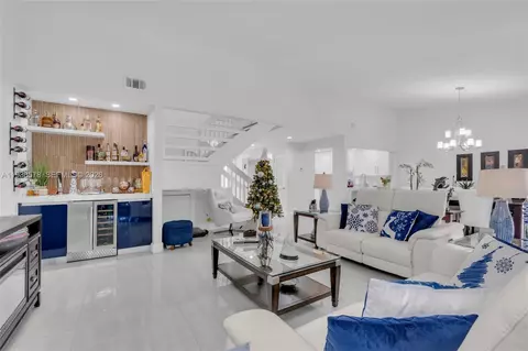 4737 NW 98th Pl, Doral, FL 33178