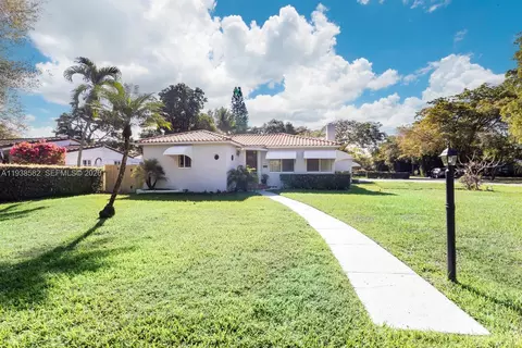 1000 NE 116th St, Biscayne Park, FL 33161