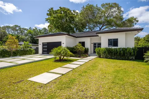 1030 NE 121st St, Biscayne Park, FL 33161