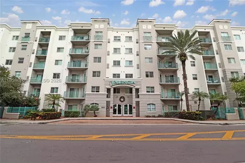 6001 SW 70th St #249, South Miami, FL 33143