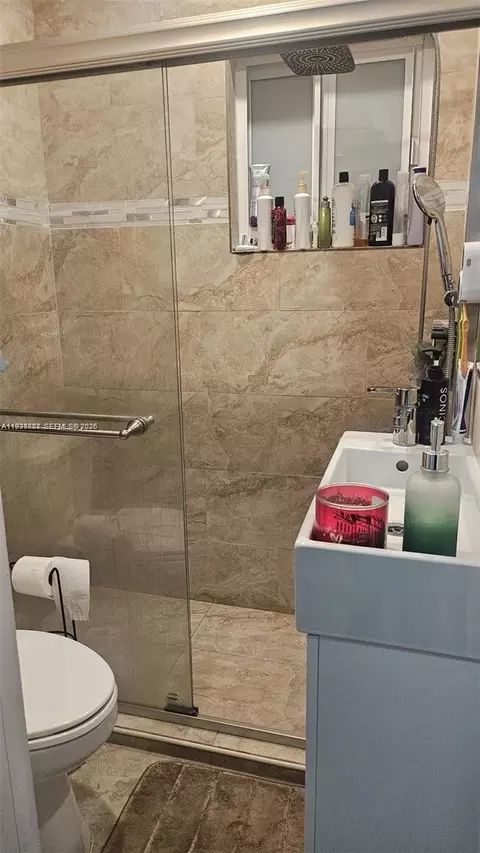 Bath - 1014 W 68th St, Hialeah, FL 33014 photo 5 of 5