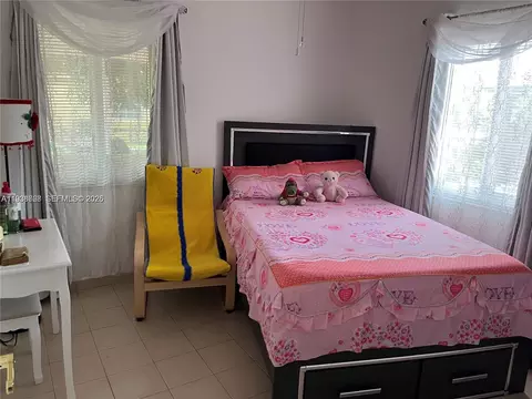 Bedroom - 1014 W 68th St, Hialeah, FL 33014 photo 4 of 6