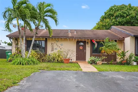 13574 SW 49th Ln, Miami, FL 33175