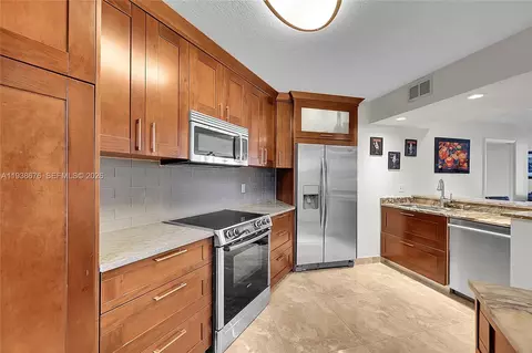 10501 W Broward Blvd #311, Plantation, FL 33324