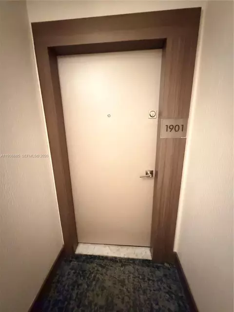 3701 N Country Club Dr #1901, Aventura, FL 33180