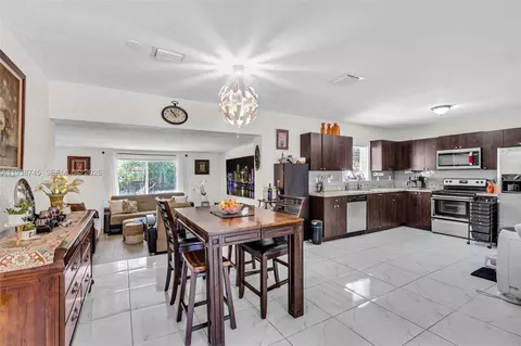 1522 NE 148th St, Miami, FL 33161