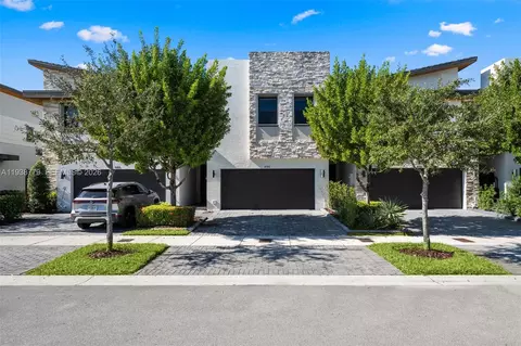 8106 NW 105th Ct, Doral, FL 33178