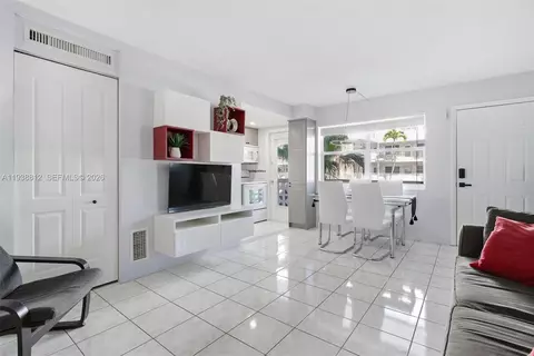 3133 S Ocean Dr #218, Hallandale Beach, FL 33009