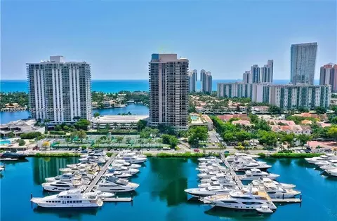 19667 Turnberry Way #10B+DEN+CABANA, Aventura, FL 33180