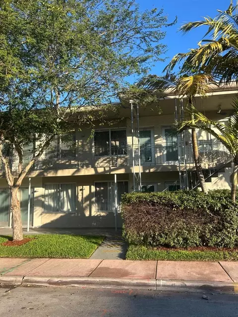 801 15th St #202, Miami Beach, FL 33139