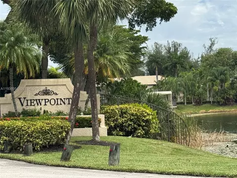 5580 Lakeside Dr #205, Margate, FL 33063