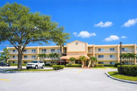7120 S Devon Dr #110, Tamarac, FL 33321
