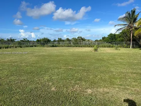 10305 SW 248th St, Homestead, FL 33032