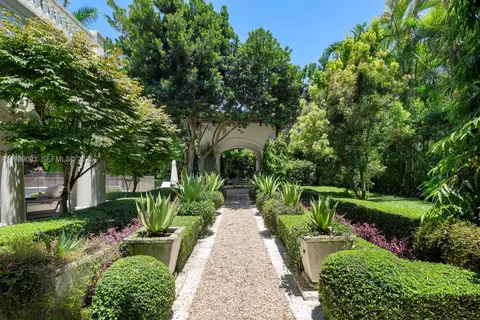 7275 Old Cutler Rd, Coral Gables, FL 33143