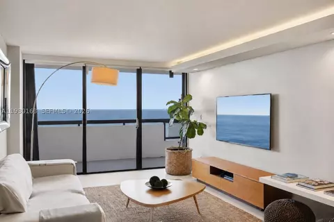 2555 Collins Ave #2105, Miami Beach, FL 33140