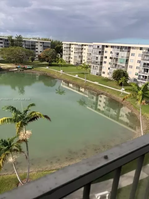 2855 Leonard Dr #H606, Aventura, FL 33160