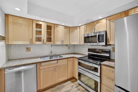 600 Three Islands Blvd #1008, Hallandale Beach, FL 33009