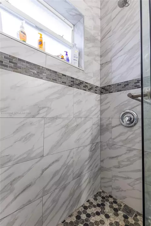Bath - 116 E 59, Hialeah, FL 33013 photo 2 of 3