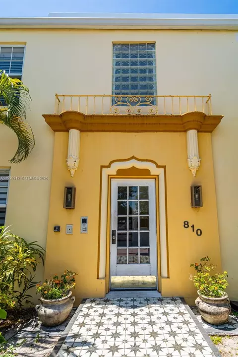 810 11th St #102, Miami Beach, FL 33139