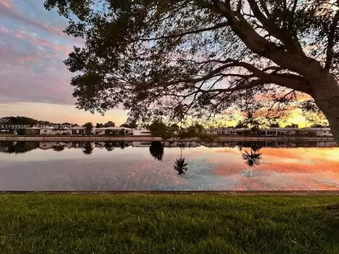8108 NW 59th St, Tamarac, FL 33321