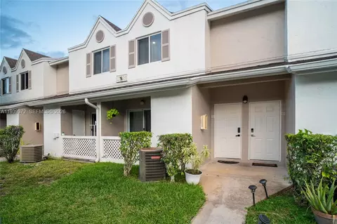 17505 NW 67th Pl #D-11, Hialeah, FL 33015
