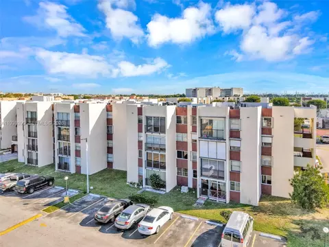 9441 SW 4th St #309, Miami, FL 33174