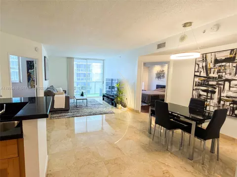 5085 NW 7th St #906, Miami, FL 33126