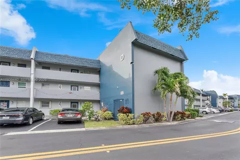 7847 Golf Circle Dr #309, Margate, FL 33063