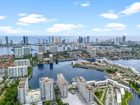 18021 Biscayne Blvd #304, Aventura, FL 33160