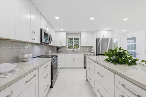 250 S Hollybrook Ter #306, Pembroke Pines, FL 33025