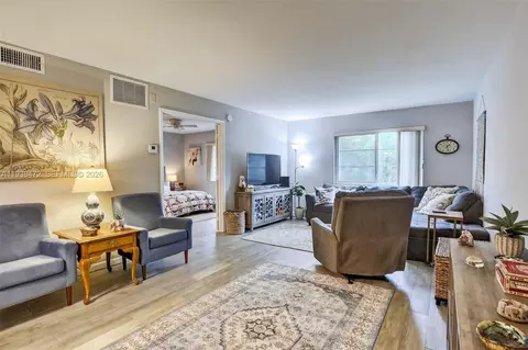 124 NE 19th Ct #110B, Wilton Manors, FL 33305