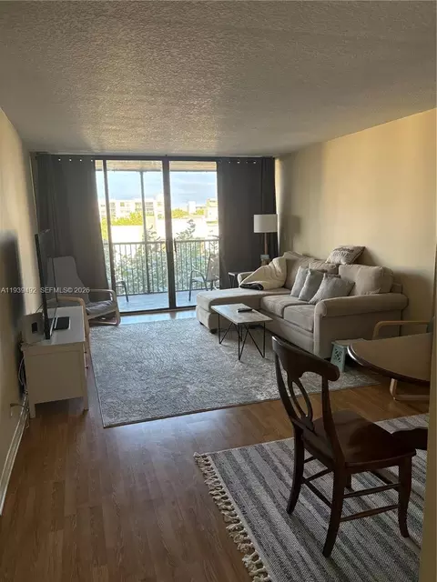17 Royal Palm Way #4040, Boca Raton, FL 33432