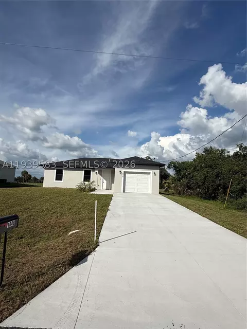 1048 Jay Ct, Labelle, FL 33935 photo 5