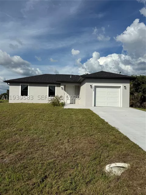 1048 Jay Ct, Labelle, FL 33935 photo 3