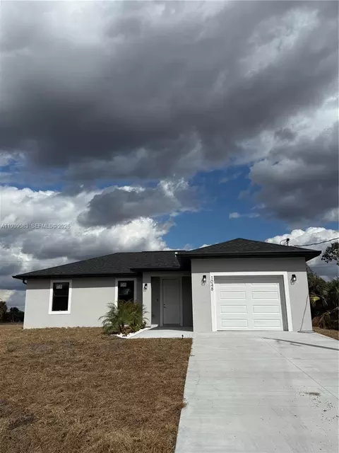 1048 Jay Ct, Labelle, FL 33935