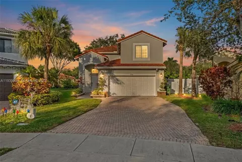 1289 NW 171st Ter, Pembroke Pines, FL 33028