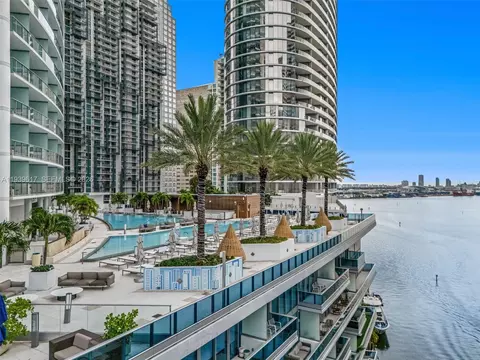 200 Biscayne Boulevard Way #4202, Miami, FL 33131