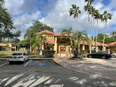 4767 Via Palm Lks #208, West Palm Beach, FL 33417