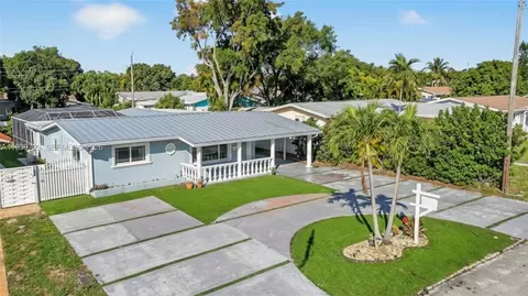 2410 Gulfstream Dr, Miramar, FL 33023