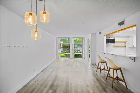 2101 Atlantic Shores Blvd #107, Hallandale Beach, FL 33009