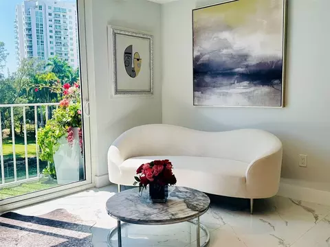 1740 NW N River Dr #626, Miami, FL 33125