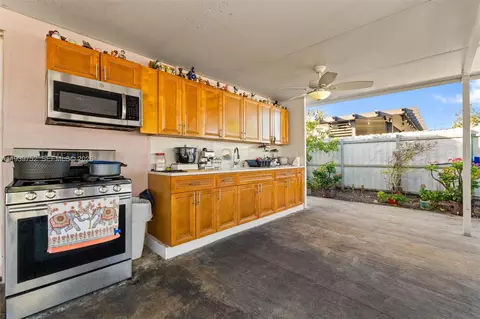 Kitchen - 325 SE 9th Ave, Hialeah, FL 33010 photo 6 of 6