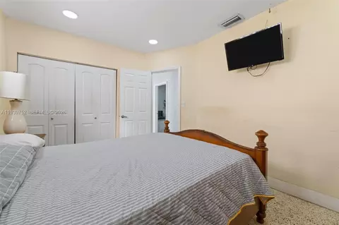 Bedroom - 325 SE 9th Ave, Hialeah, FL 33010 photo 2 of 6