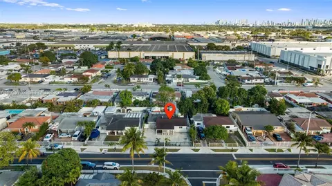 View/Area - 325 SE 9th Ave, Hialeah, FL 33010 photo 4 of 9