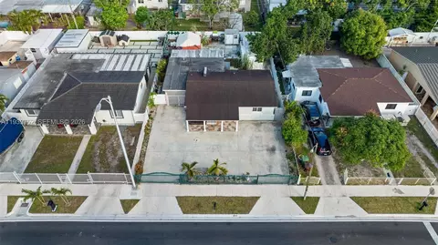 View/Area - 325 SE 9th Ave, Hialeah, FL 33010 photo 9 of 9