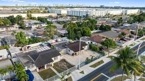 View/Area - 325 SE 9th Ave, Hialeah, FL 33010 photo 8 of 9